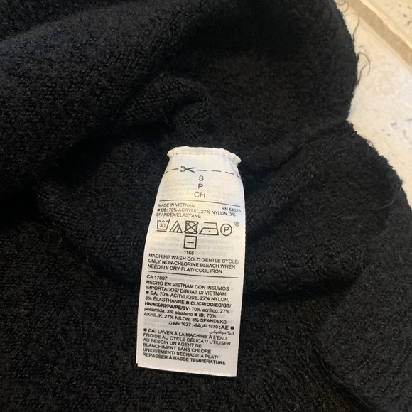 Old Navy Black Crew Neck Long Sleeve Sweater - Size Small (S/P) - Picture 4 of 7